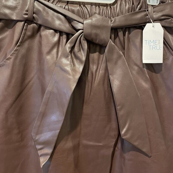 Women’s Skirt Time And Tru Brown Faux Leather Skirt Size Medium 8/10 NEW W Tags - Picture 9 of 12